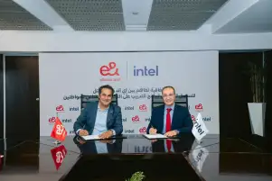 اتفاقية تفاهم بين إي آند مصر وإنتل لتسهيل الوصول لبرامج التدريب على الذكاء الاصطناعي للمواطنين