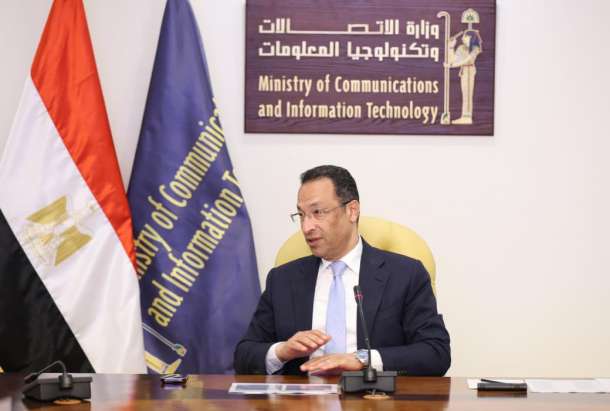 وزير الاتصالات