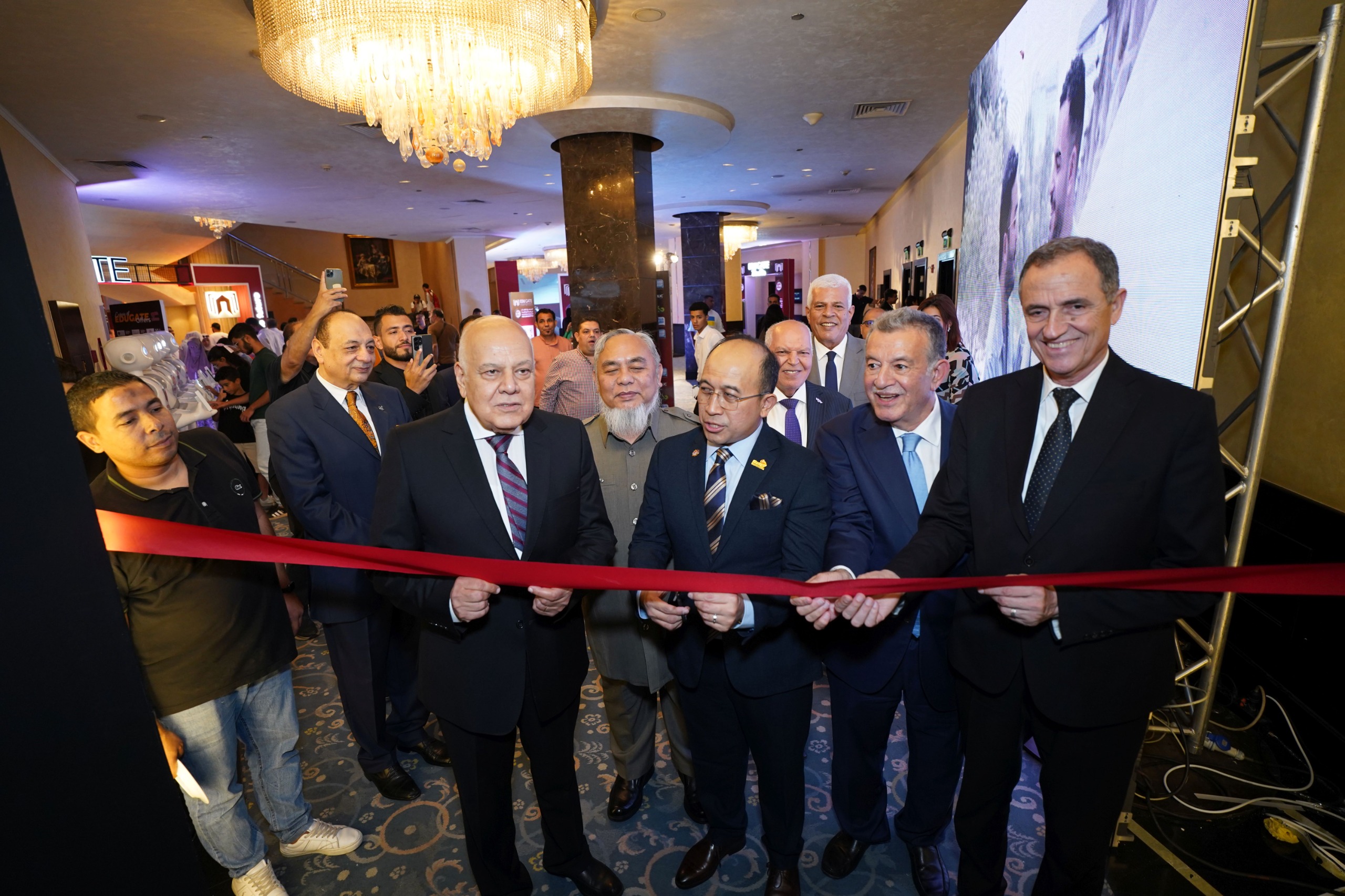 4dbc2df7-5a84-4557-9649-c34c7657310a